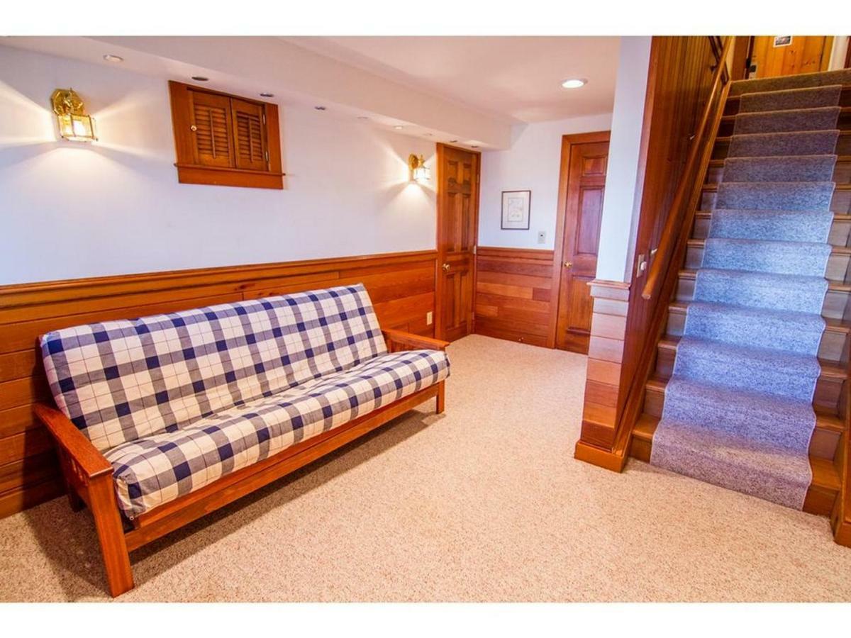 In/out Trailside Townhome Holiday home