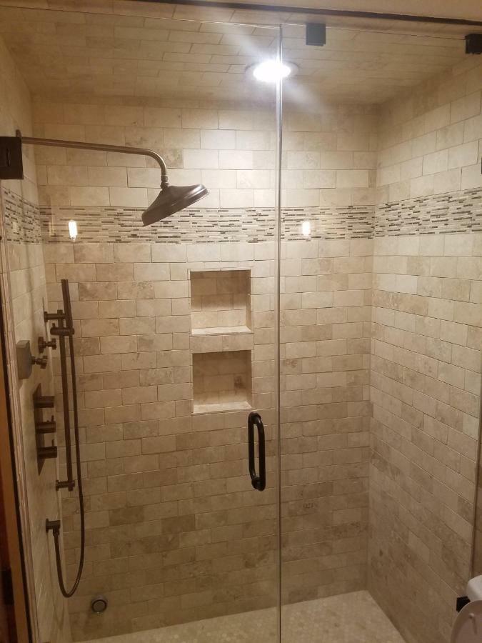 In/out Trailside Townhome Holiday home *